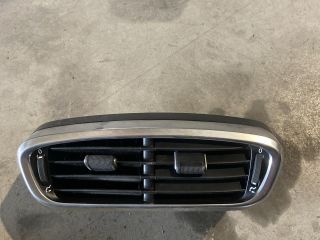 bontott FIAT 500X Középső Szellőző