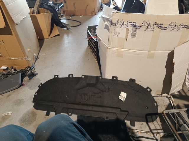 bontott FIAT 500X Motorháztető Szigetelés