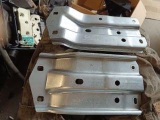 bontott FIAT 500X Műszerfal Tartó Vas