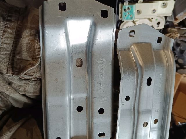 bontott FIAT 500X Műszerfal Tartó Vas