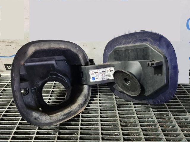 bontott FIAT 500X Tankajtó