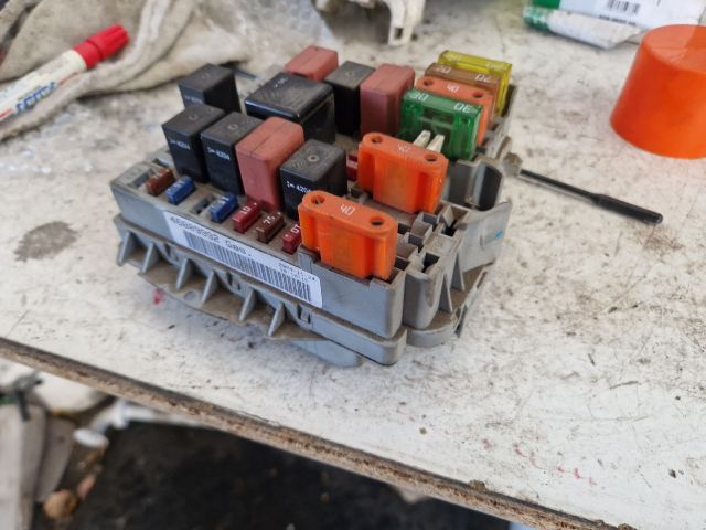 bontott FIAT ALBEA Biztosítéktábla Motortér