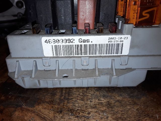 bontott FIAT ALBEA Biztosítéktábla Motortér