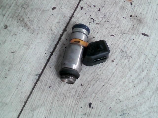 bontott FIAT ALBEA Porlasztó (1 db)