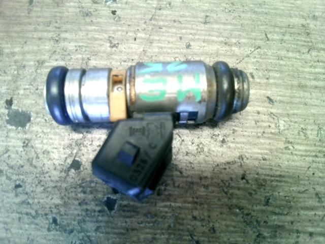 bontott FIAT ALBEA Porlasztó (1 db)