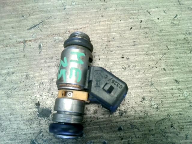 bontott FIAT ALBEA Porlasztó (1 db)