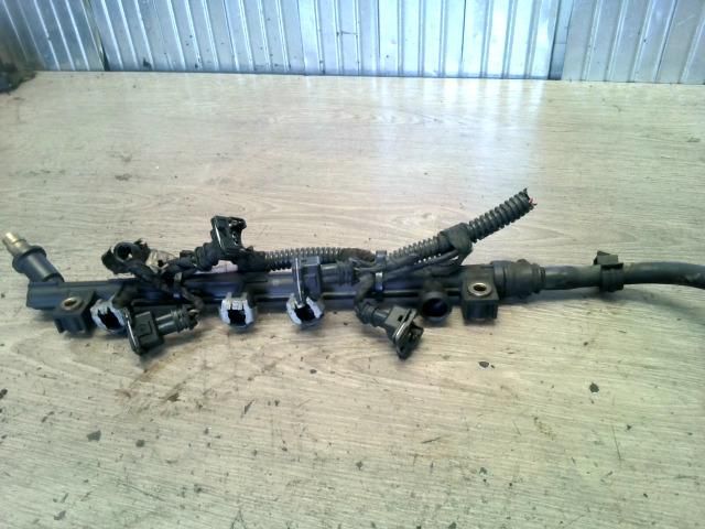 bontott FIAT ALBEA Porlasztó Sor / Híd