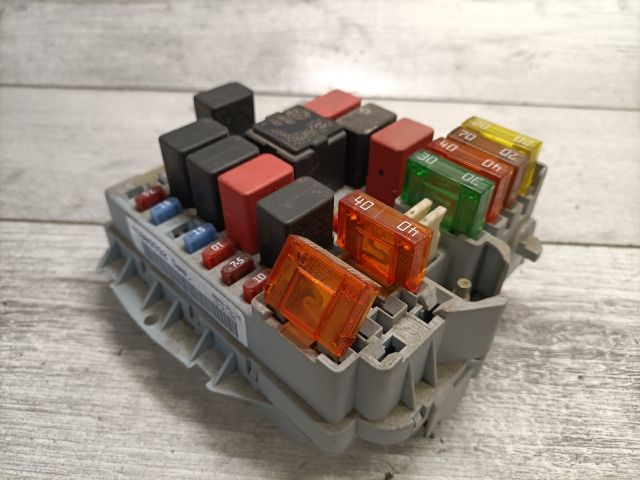 bontott FIAT ALBEA Biztosítéktábla Motortér