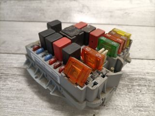 bontott FIAT ALBEA Biztosítéktábla Motortér