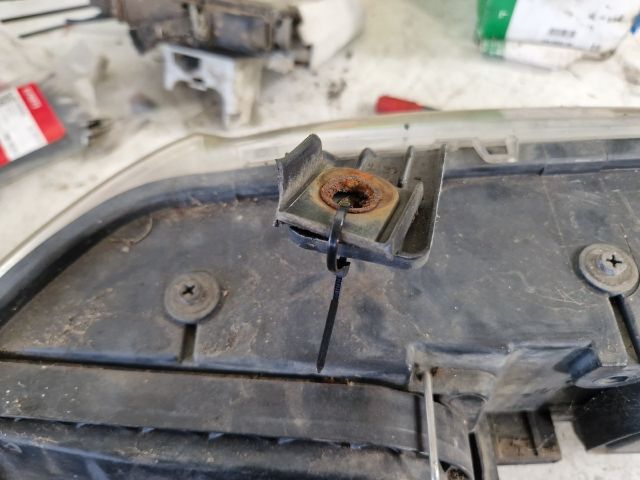 bontott FIAT ALBEA Bal Fényszóró