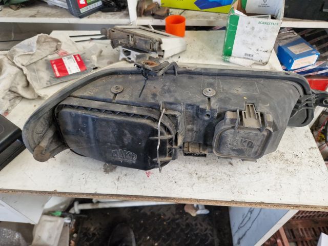 bontott FIAT ALBEA Bal Fényszóró