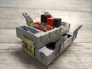 bontott FIAT ALBEA Biztosítéktábla Utastér