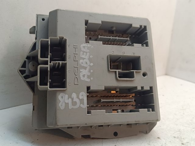 bontott FIAT ALBEA Biztosítéktábla Utastér