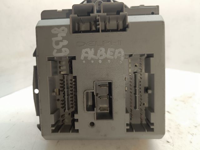 bontott FIAT ALBEA Biztosítéktábla Utastér