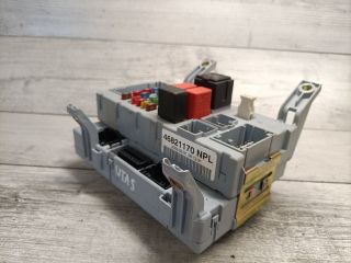 bontott FIAT ALBEA Biztosítéktábla Utastér