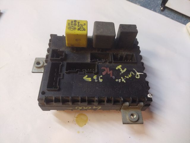 bontott FIAT BARCHETTA Biztosítéktábla Utastér