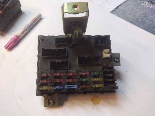 bontott FIAT BARCHETTA Biztosítéktábla Utastér