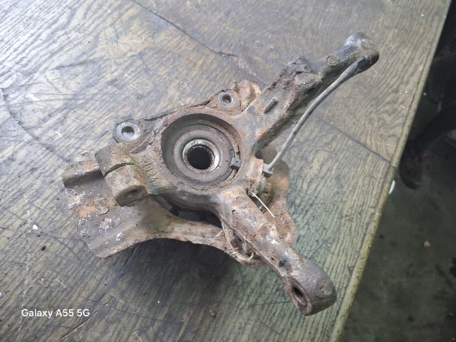 bontott FIAT BRAVA Jobb első Csonkállvány Kerékaggyal