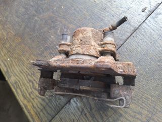 bontott FIAT BRAVA Jobb első Féknyereg Munkahengerrel