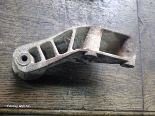 bontott FIAT BRAVA Motor Tartó Bak (Fém)