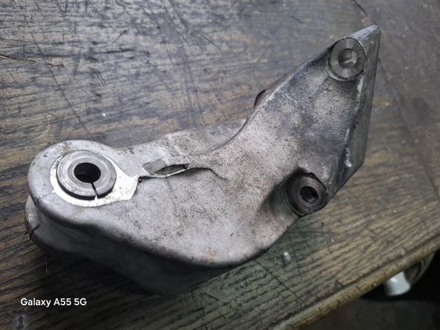 bontott FIAT BRAVA Motor Tartó Bak (Fém)