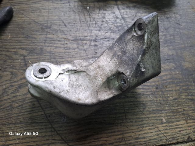 bontott FIAT BRAVA Motor Tartó Bak (Fém)