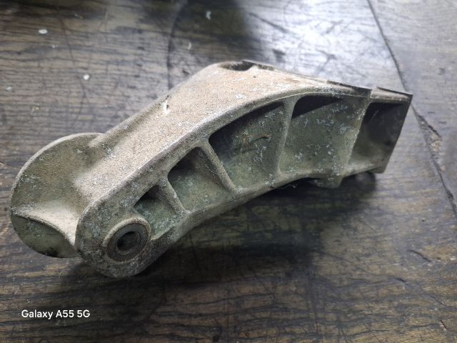 bontott FIAT BRAVA Motor Tartó Bak (Fém)