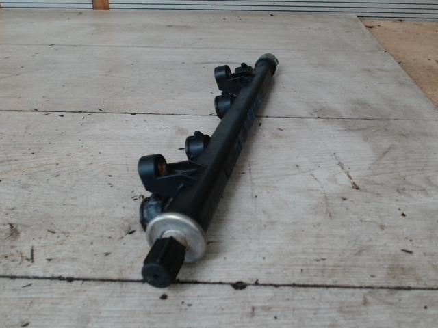 bontott FIAT BRAVA Porlasztó Sor / Híd