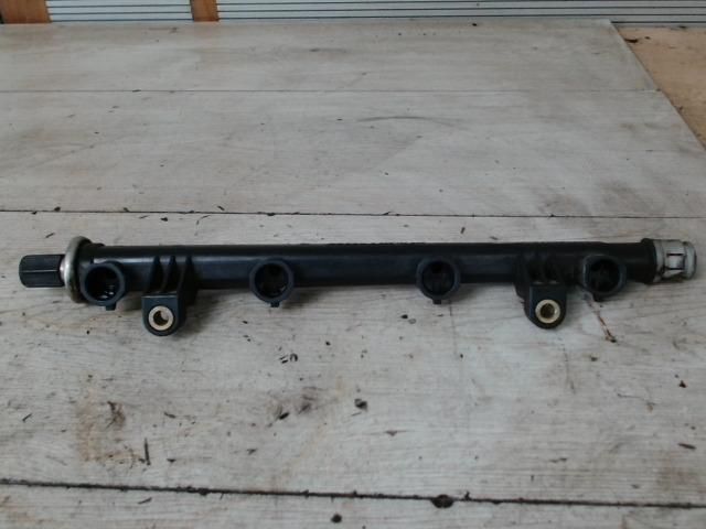 bontott FIAT BRAVA Porlasztó Sor / Híd