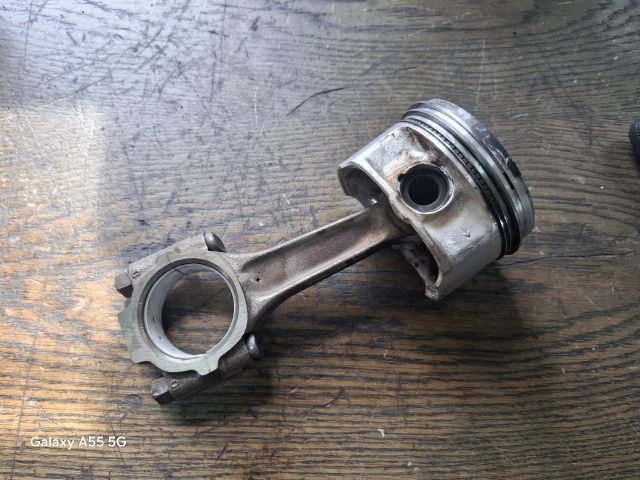 bontott FIAT BRAVA Dugattyú és Hajtókar