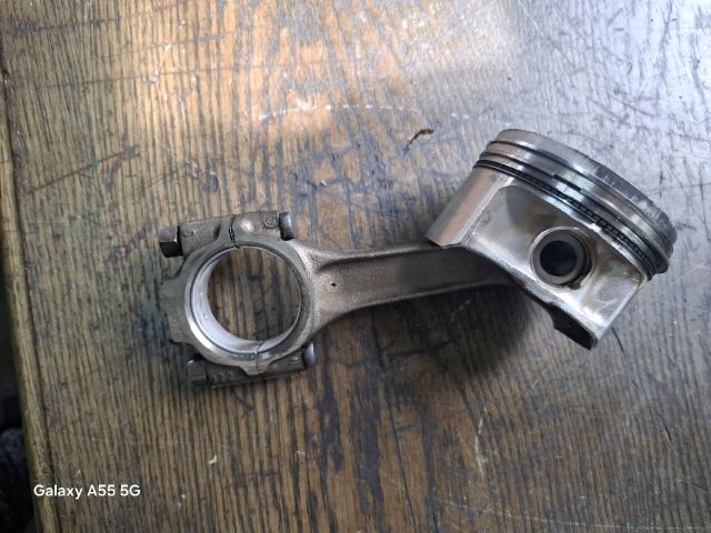 bontott FIAT BRAVA Dugattyú és Hajtókar