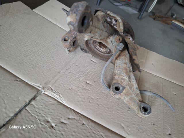 bontott FIAT BRAVA Jobb első Csonkállvány Kerékaggyal