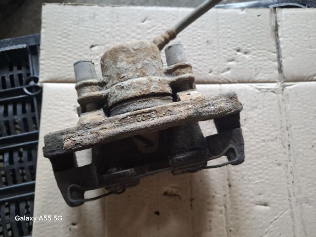 bontott FIAT BRAVA Jobb első Féknyereg Munkahengerrel