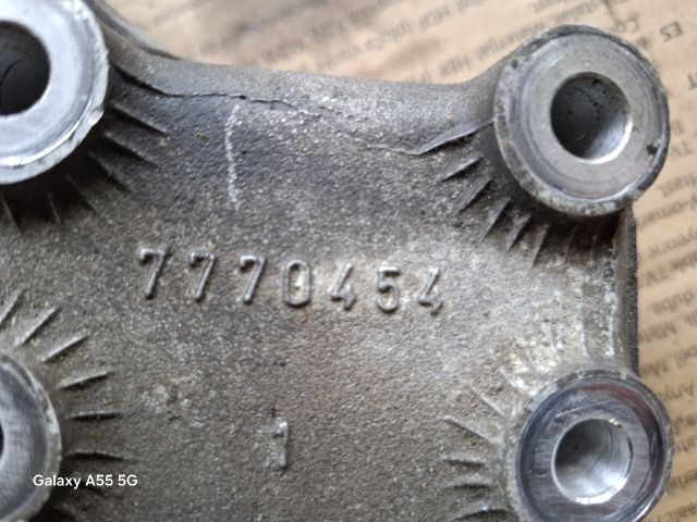 bontott FIAT BRAVA Motor Tartó Bak (Fém)