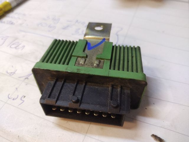 bontott FIAT BRAVA Üzemanyag Szivattyú Relé