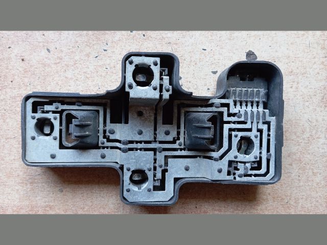 bontott FIAT BRAVA Bal Hátsó Lámpa Foglalat