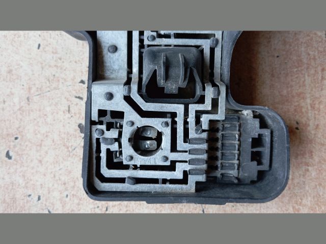 bontott FIAT BRAVA Bal Hátsó Lámpa Foglalat