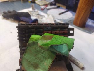 bontott FIAT BRAVA Biztosítéktábla Utastér