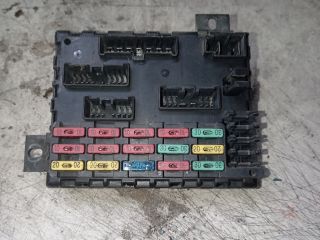 bontott FIAT BRAVA Biztosítéktábla Utastér