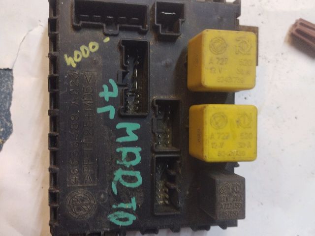 bontott FIAT BRAVA Biztosítéktábla Utastér