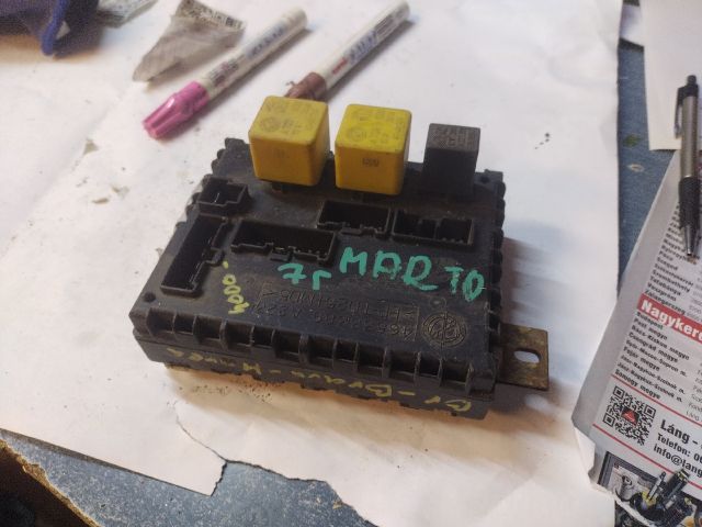 bontott FIAT BRAVA Biztosítéktábla Utastér