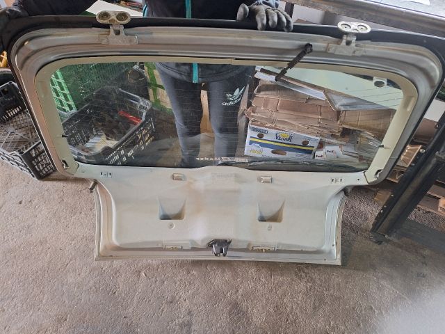 bontott FIAT BRAVA Csomagtérajtó (Részeivel)