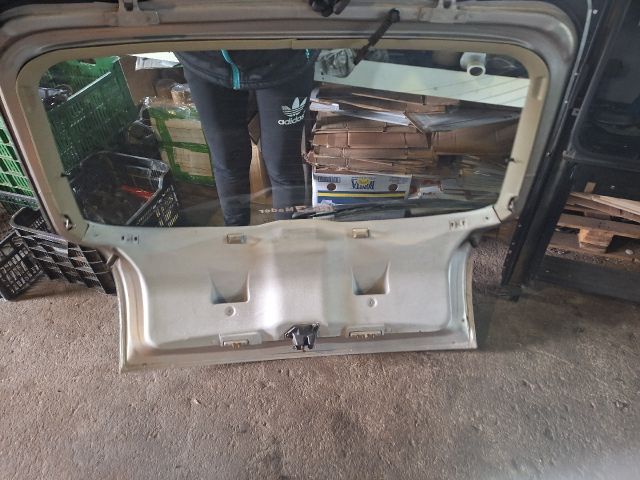 bontott FIAT BRAVA Csomagtérajtó (Részeivel)