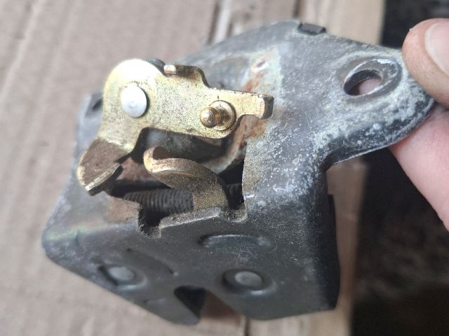 bontott FIAT BRAVA Csomagtérajtó Zárszerkezet