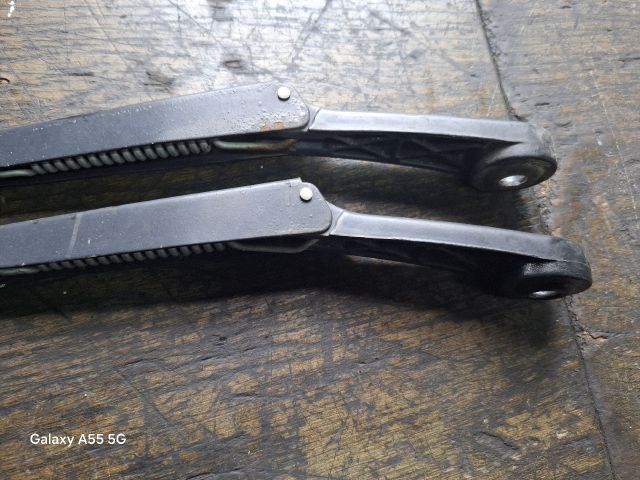 bontott FIAT BRAVA Első Ablaktörlő Kar