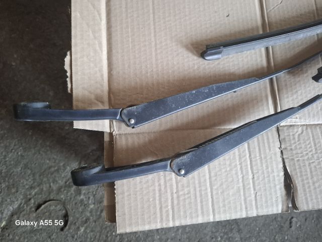 bontott FIAT BRAVA Első Ablaktörlő Kar