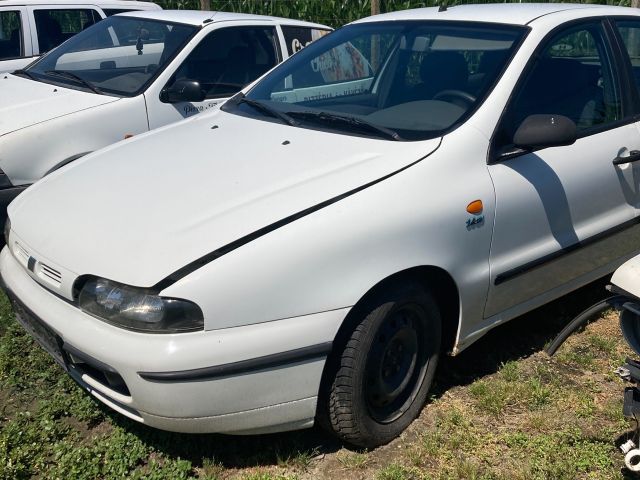 bontott FIAT BRAVA Első Embléma