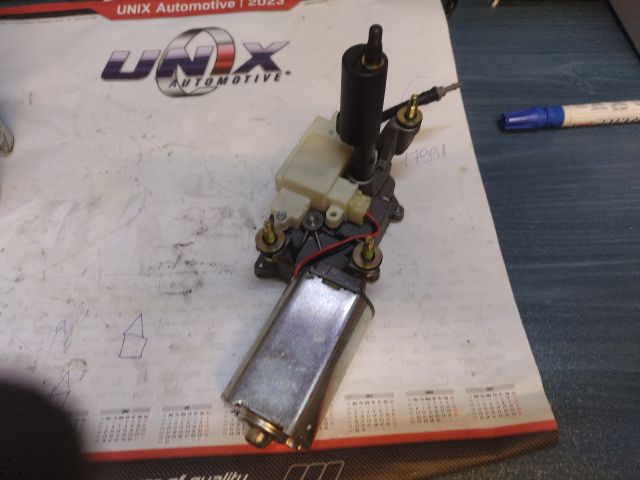 bontott FIAT BRAVA Hátsó Ablaktörlő Motor