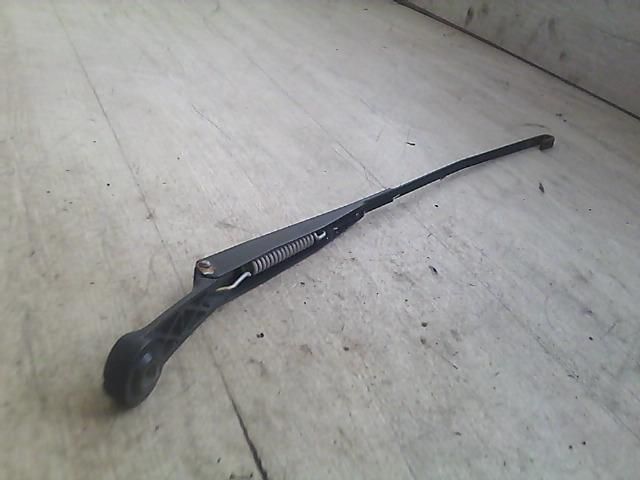 bontott FIAT BRAVA Jobb első Ablaktörlő Kar