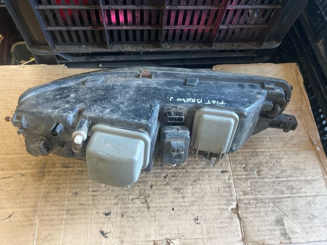 bontott FIAT BRAVA Jobb Fényszóró